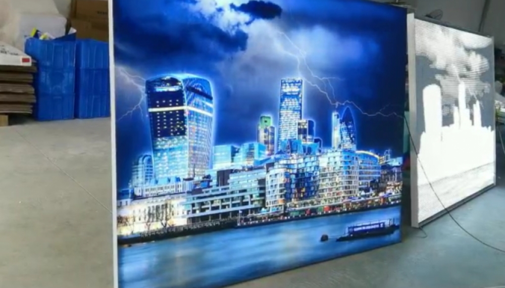 動感燈箱傳統(tǒng)T4光源日漸被LED光源取而代之